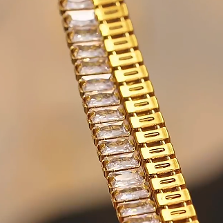 Bratara cu pietre zirconiu Club